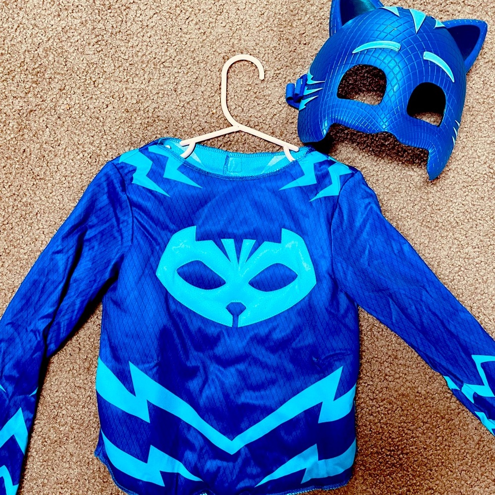 CAT BOY 🐈 TOP WITH THE MASK 💙💙💙